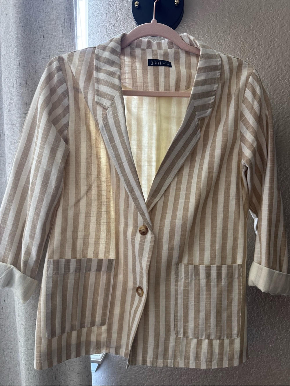 Very J Beige and Cream Striped Linen-Blend Blazer and shorts (set)